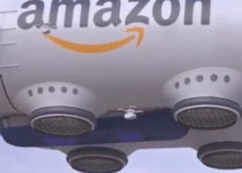 ritagliato Google e Amazon pronti a consegnare i tuoi pacchi tramite drone