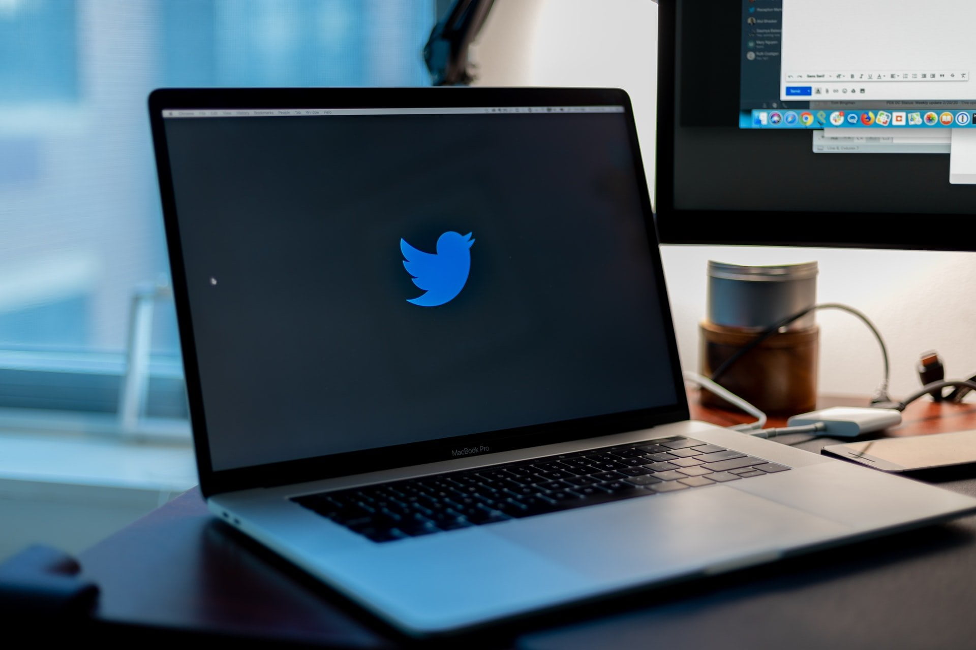 LE PLUS GRAND HACK DE 2020 Comptes Twitter vérifiés piratés