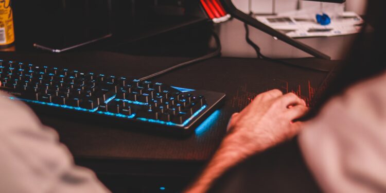 Best Low Profile Mechanical Keyboards for Gaming and Office