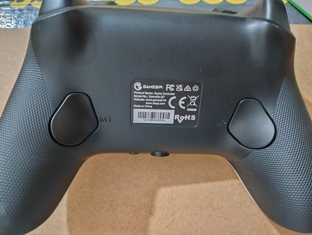 back side of gamesir x7 controller