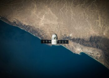 spacex satellite messaging android