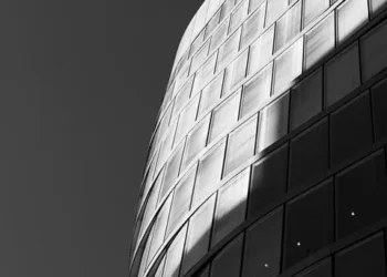 What Is the Disadvantage of Curved Monitor?