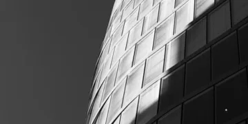 What Is the Disadvantage of Curved Monitor?