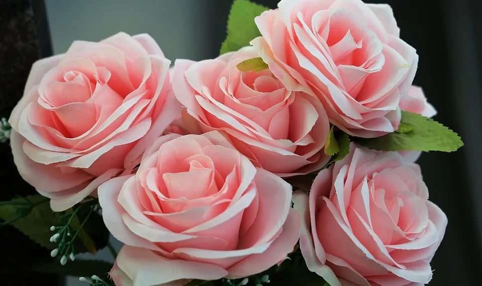 artificial flowers 4411830 960 720.jpg