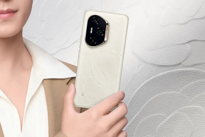 Honor 300 Outshines Key Galaxy S24 Feature