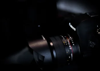 Is Canon M50 for beginners?