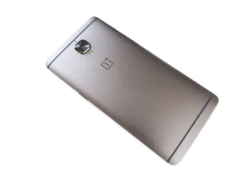 Is OnePlus better than Pixel?