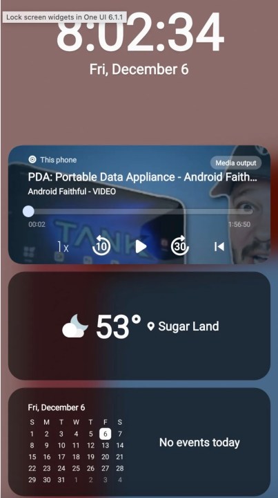 Lock screen widgets on One UI 6.1.1.