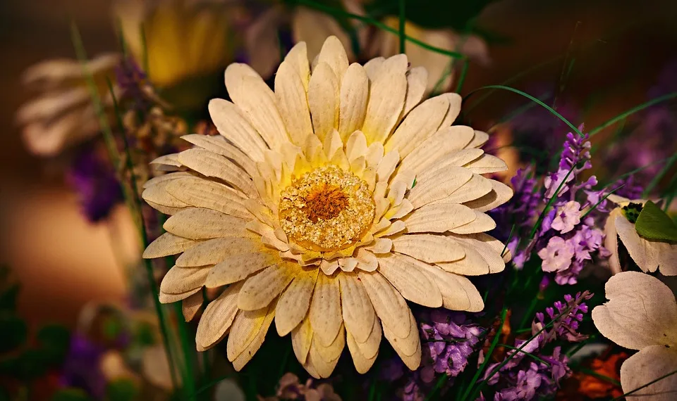 artificial flower 3723542 960 720.jpg