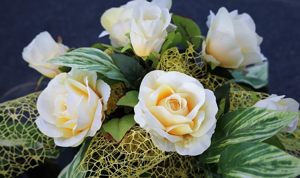 artificial yellow roses 4411989 960 720.jpg