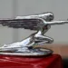 hood ornament 2429259 960 720.jpg