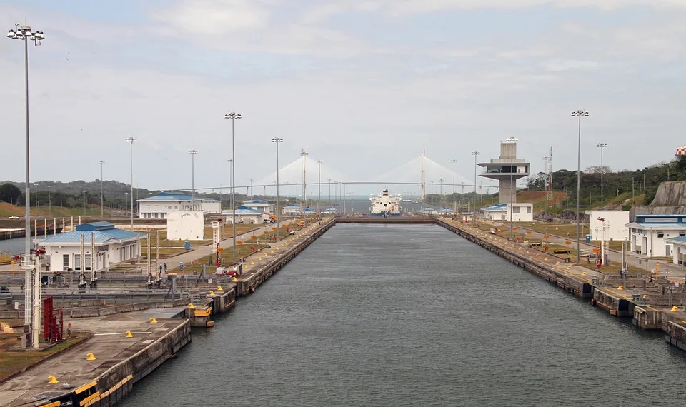 panama canal 4055792 960 720.jpg