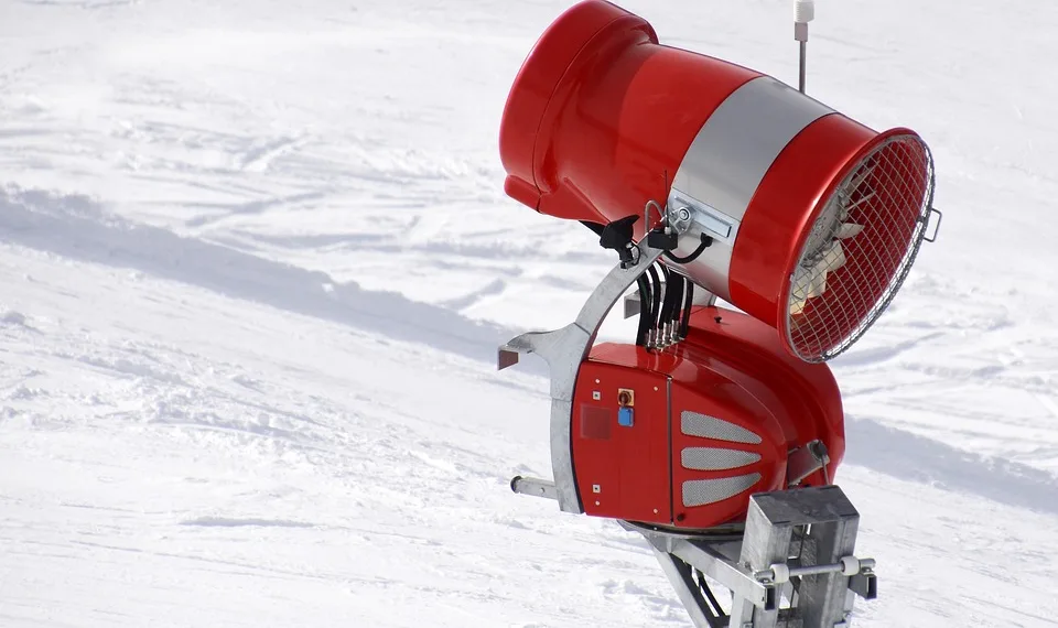 snow cannon 2087106 960 720.jpg