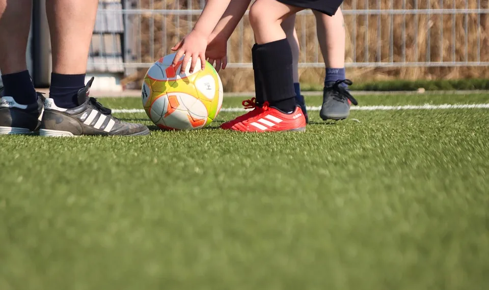soccer training 7091353 960 720.jpg