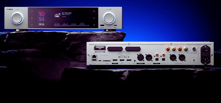 Fiio S15 full-size network music streamer.