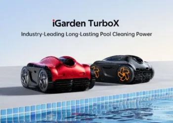 Robotic Pool Cleaner Unveiled With 15-Hour Battery Life