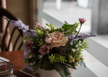 bouquet of flowers 4035183 960 720.jpg