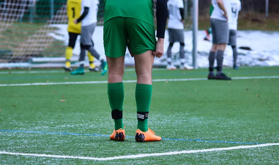 football pitch 7011711 960 720.jpg