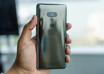 Galaxy S25 Edge Switches From Glass Back To Lighter Material