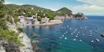 Kanye West and Bianca Censori Escorted Out of Grammys by Police