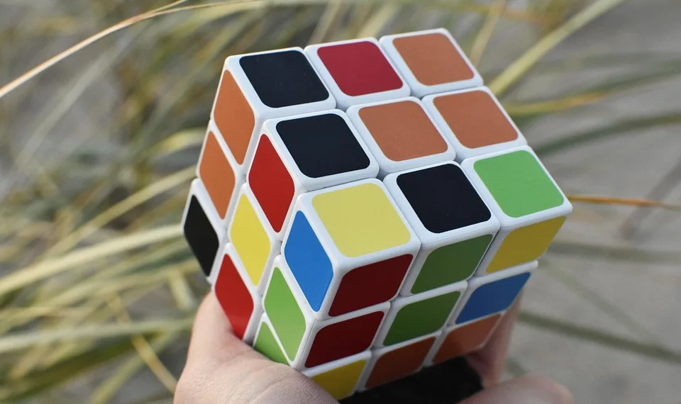 rubik cube 3732412 960 720.jpg