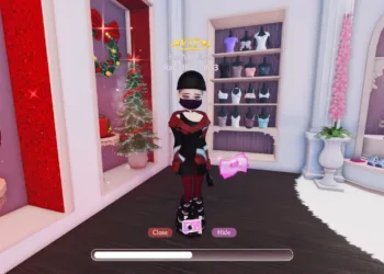 Crafting Striking Dystopian-Inspired Outfits for Dress to Impress