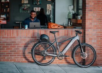 Enhance Your Commute With Aventons Level 3 Bike.jpg