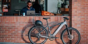 Enhance Your Commute With Aventons Level 3 Bike.jpg