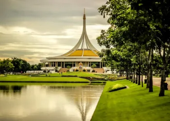 Samsung 256GB USB drive plugged into Lenovo Yoga Book 9i laptop