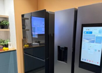 Samsungs New Fridges Open Doors With Voice Commands.jpg