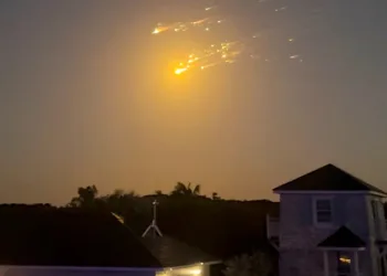 SpaceX Starship Explodes After Losing Contact in Test Flight.png