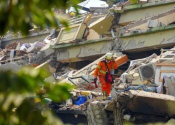 Woman Saved from Myanmar Quake Rubble as Rescue Efforts Intensify