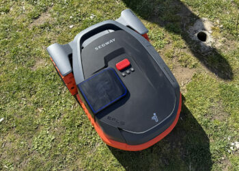 Navimow X3 Mowers Charge Fast Mow Quick Detect Animals Better.jpg