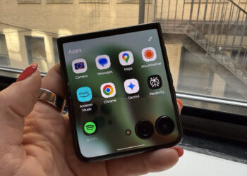 New Moto Razr Features Perplexity And CoPilot In Moto AI