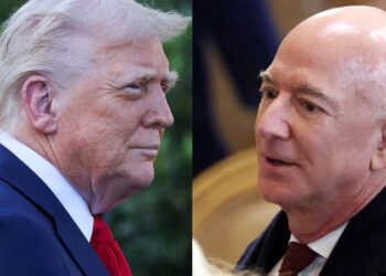 Trump Praises Bezos as Amazon Abandons Tariff Label Strategy