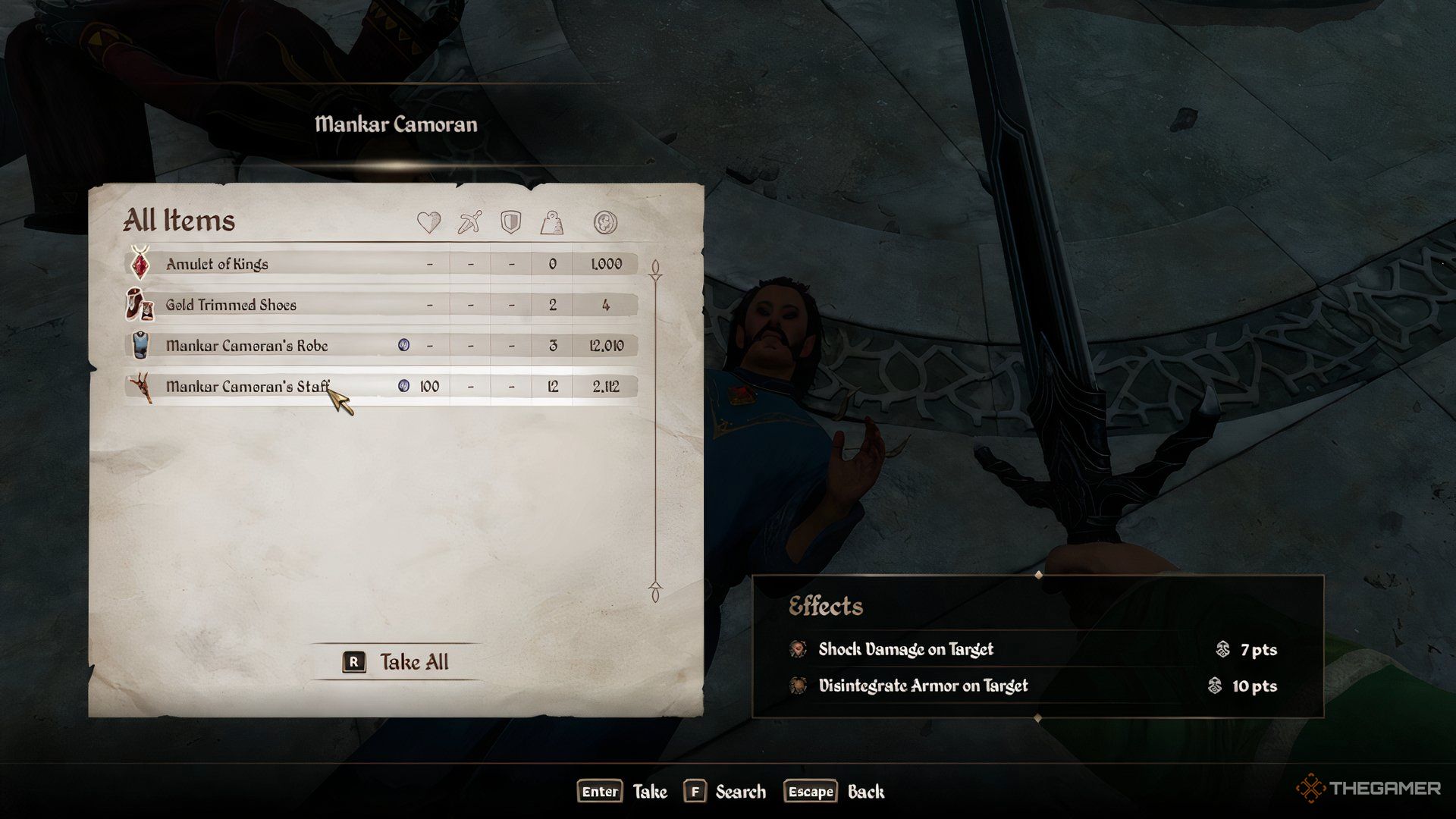 Looting Mankar Camoran in The Elder Scrolls IV Oblivion Remastered.