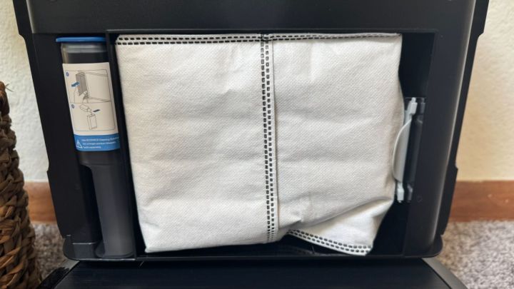 The X9 Pro Omni's Dustbag