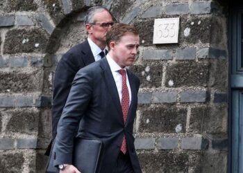 ABD ve İran, Çelişen Kırmızı Çizgiler Arasında Nükleer Görüşmelere Dönüyor