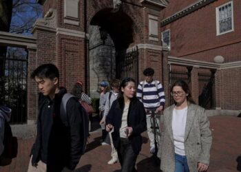 Hakim, Trump yönetiminin Harvard’daki yabancı öğrencileri engellemesini durdurdu.