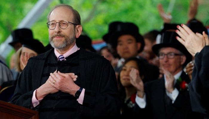 Harvard President Gets Minute-Long Ovation for Welcoming Intl Students