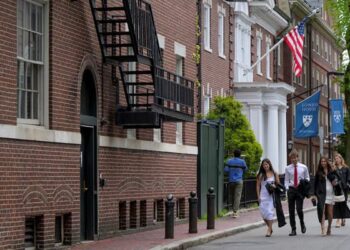 Trump Yönetimi, Harvard ile Kalan Federal Sözleşmeleri Kesme Kararı Aldı