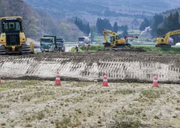 Fukushima's Soil Recycling Challenge: Japan's Tough Choice