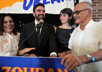 Mamdani Stands Strong in NYC Mayoral Race Amid Democratic Doubts