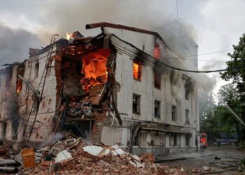 Russian Strike Claims 3 Lives in Kharkiv; Drone Injures 2 Near Moscow