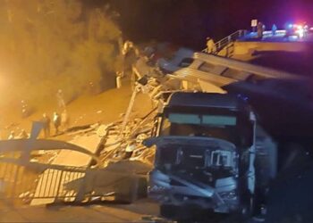 Seven Dead in Bridge Collapse and Train Derailment Near Ukraine