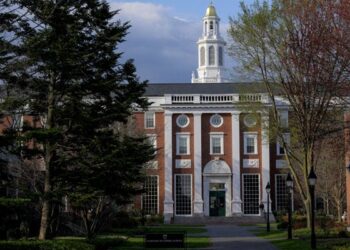 Trump Issues Proclamation Halting Harvard Student Visas