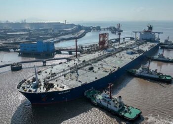 Trump Softens Oil Stance on Iran-China Trade Amid Pressure Talk