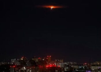 Ukrainian F-16 Pilot Dies in Major Russian Strike; Zelensky Seeks US Aid