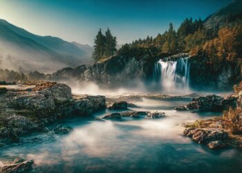 waterfall 7459818 960 720.jpg