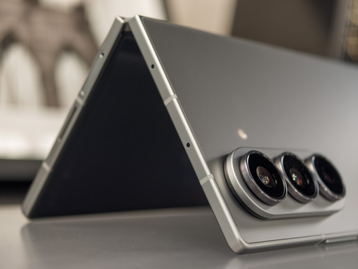 Galaxy Z Fold 7 camera